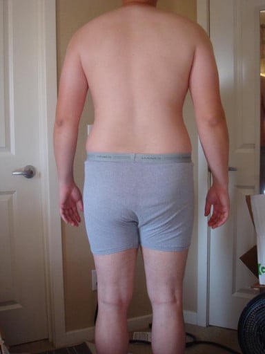 A photo of a 6'0" man showing a snapshot of 212 pounds at a height of 6'0