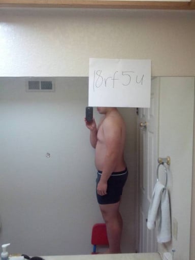 A photo of a 5'10" man showing a snapshot of 216 pounds at a height of 5'10