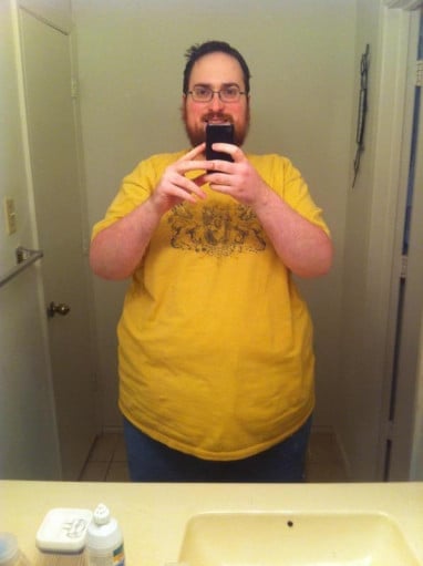 A progress pic of a 6'2" man showing a weight cut from 389 pounds to 189 pounds. A respectable loss of 200 pounds.