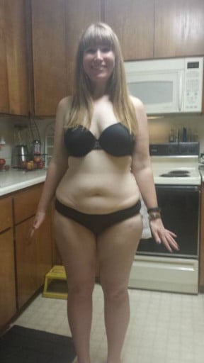 A photo of a 5'6" woman showing a snapshot of 171 pounds at a height of 5'6