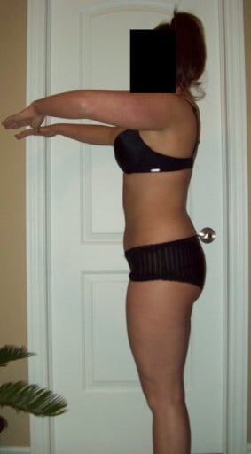 A photo of a 5'4" woman showing a snapshot of 146 pounds at a height of 5'4