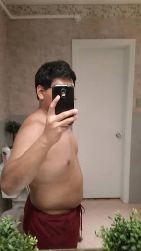A progress pic of a 5'4" man showing a weight loss from 202 pounds to 160 pounds. A net loss of 42 pounds.