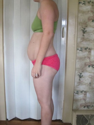 A before and after photo of a 5'4" female showing a snapshot of 138 pounds at a height of 5'4