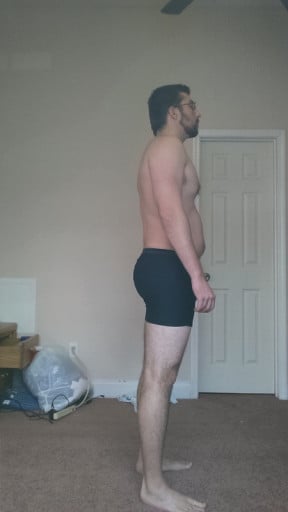 A picture of a 6'1" male showing a snapshot of 220 pounds at a height of 6'1
