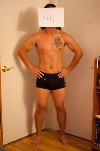 A progress pic of a 5'4" man showing a snapshot of 135 pounds at a height of 5'4