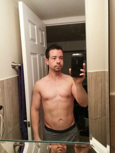 A photo of a 5'4" man showing a weight reduction from 150 pounds to 132 pounds. A net loss of 18 pounds.