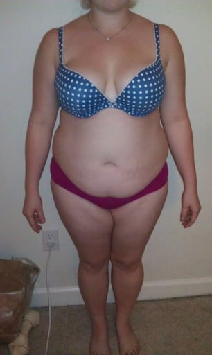A before and after photo of a 5'4" female showing a snapshot of 200 pounds at a height of 5'4