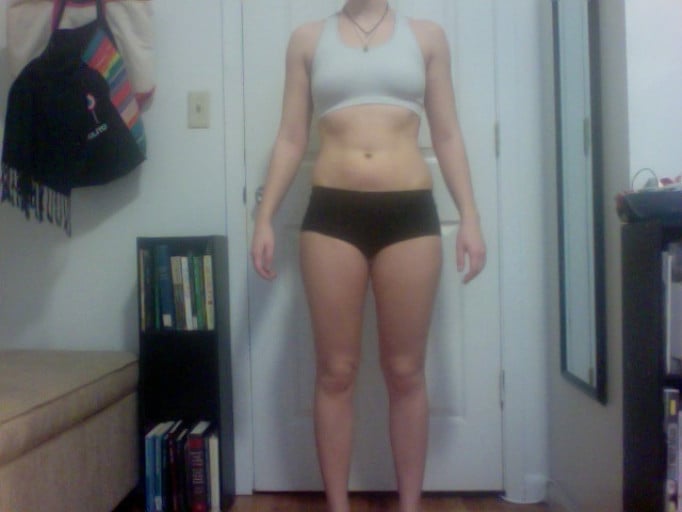 4 Pictures of a 126 lbs 5 feet 4 Female Fitness Inspo