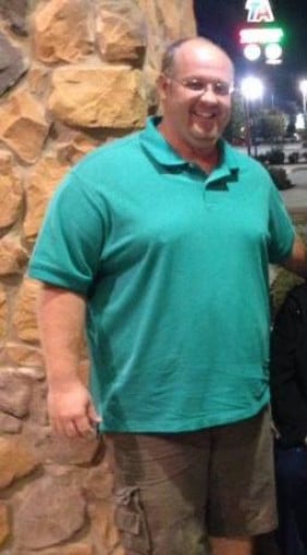 A photo of a 5'8" man showing a fat loss from 292 pounds to 192 pounds. A respectable loss of 100 pounds.