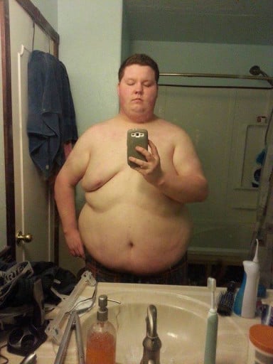 A photo of a 6'2" man showing a weight reduction from 382 pounds to 280 pounds. A total loss of 102 pounds.