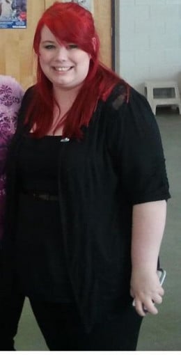 A picture of a 5'2" female showing a weight loss from 277 pounds to 199 pounds. A net loss of 78 pounds.