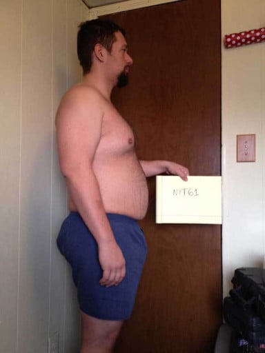 A photo of a 5'10" man showing a snapshot of 222 pounds at a height of 5'10
