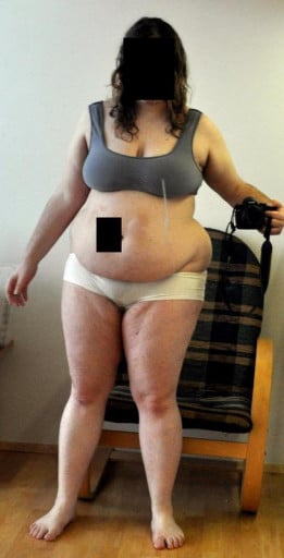 A photo of a 5'6" woman showing a snapshot of 231 pounds at a height of 5'6