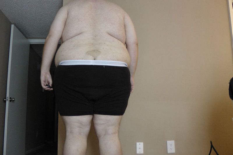 4 Pics of a 426 lbs 6 foot 3 Male Weight Snapshot