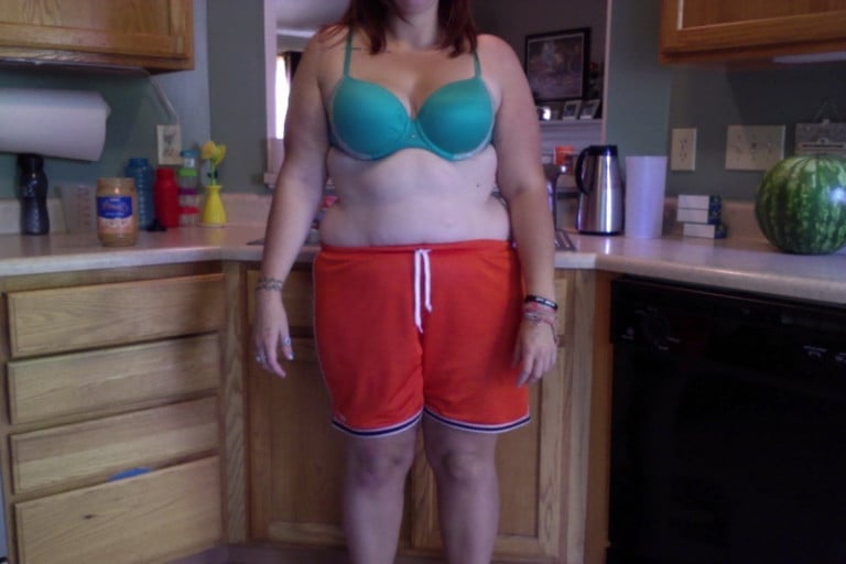 5 Photos of a 205 lbs 5 feet 4 Female Fitness Inspo