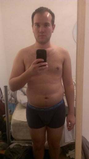 A picture of a 5'6" male showing a fat loss from 154 pounds to 136 pounds. A total loss of 18 pounds.