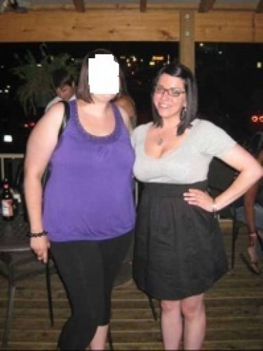 A progress pic of a 5'6" woman showing a weight cut from 186 pounds to 144 pounds. A net loss of 42 pounds.