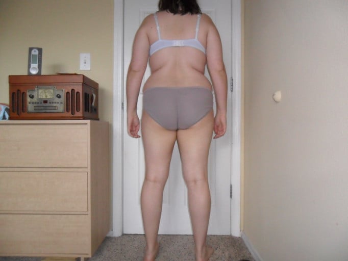 A photo of a 5'7" woman showing a snapshot of 186 pounds at a height of 5'7