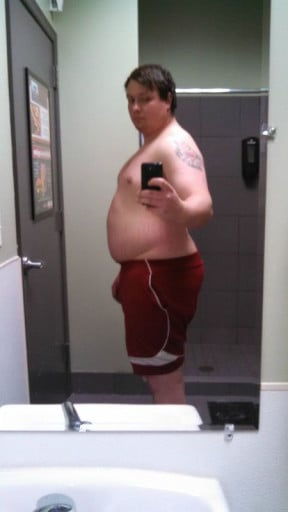 A progress pic of a 6'1" man showing a weight loss from 284 pounds to 252 pounds. A total loss of 32 pounds.