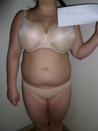 A photo of a 5'4" woman showing a snapshot of 187 pounds at a height of 5'4