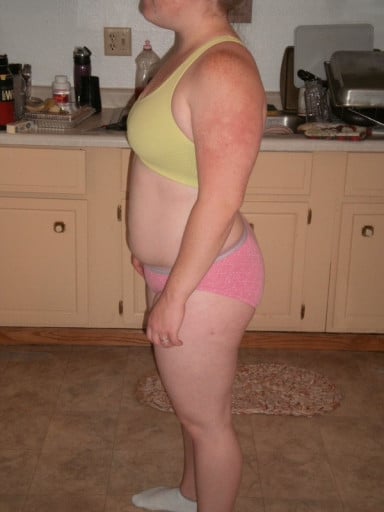 A photo of a 5'1" woman showing a snapshot of 166 pounds at a height of 5'1