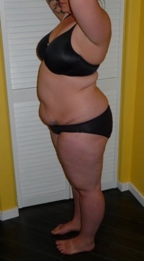 A progress pic of a 5'2" woman showing a weight loss from 197 pounds to 146 pounds. A total loss of 51 pounds.