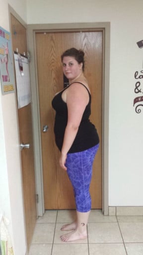 A photo of a 6'0" woman showing a weight loss from 288 pounds to 268 pounds. A total loss of 20 pounds.