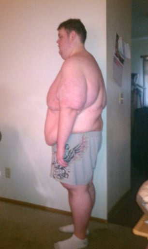 A photo of a 5'8" man showing a weight cut from 476 pounds to 274 pounds. A respectable loss of 202 pounds.