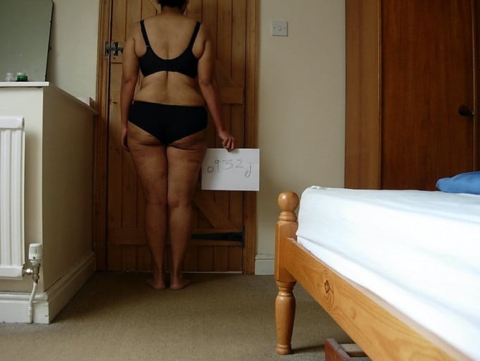 A picture of a 5'2" female showing a snapshot of 148 pounds at a height of 5'2