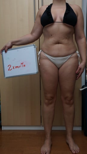 A photo of a 5'4" woman showing a snapshot of 150 pounds at a height of 5'4