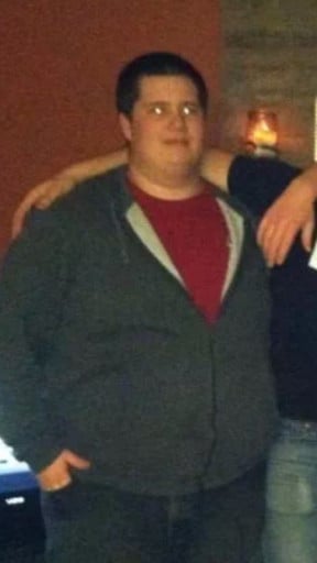 A progress pic of a 5'10" man showing a weight loss from 355 pounds to 225 pounds. A total loss of 130 pounds.