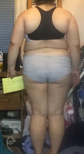 A picture of a 5'0" female showing a snapshot of 225 pounds at a height of 5'0