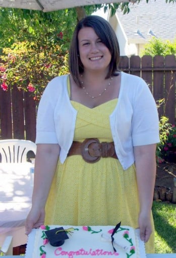 A photo of a 5'8" woman showing a weight reduction from 275 pounds to 175 pounds. A total loss of 100 pounds.