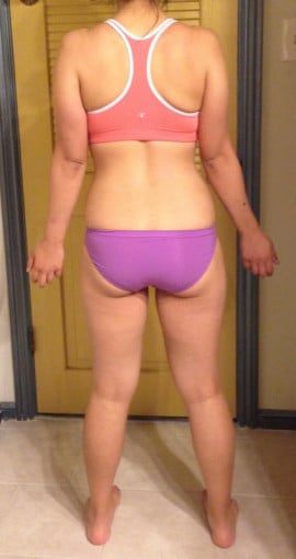 A picture of a 5'5" female showing a snapshot of 137 pounds at a height of 5'5