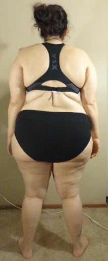 A picture of a 5'1" female showing a snapshot of 207 pounds at a height of 5'1