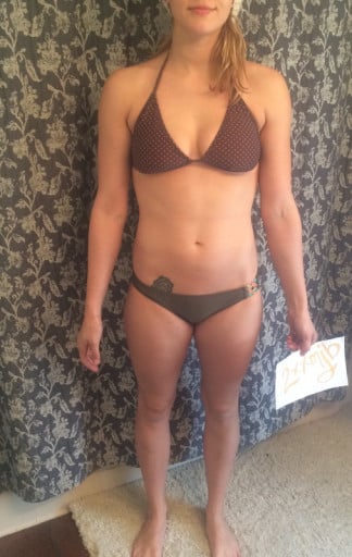 A photo of a 5'5" woman showing a snapshot of 133 pounds at a height of 5'5
