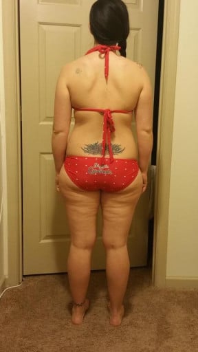 A photo of a 5'4" woman showing a snapshot of 159 pounds at a height of 5'4
