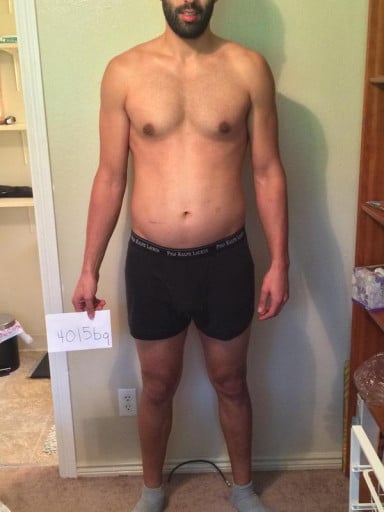 A photo of a 6'4" man showing a snapshot of 210 pounds at a height of 6'4