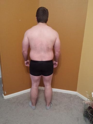 A photo of a 5'8" man showing a snapshot of 224 pounds at a height of 5'8
