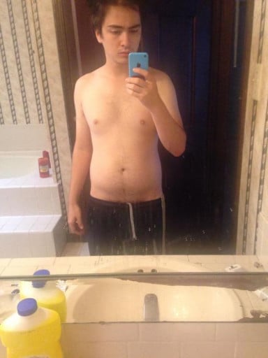 A photo of a 5'6" man showing a fat loss from 146 pounds to 137 pounds. A net loss of 9 pounds.
