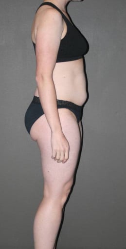 A before and after photo of a 5'6" female showing a snapshot of 150 pounds at a height of 5'6