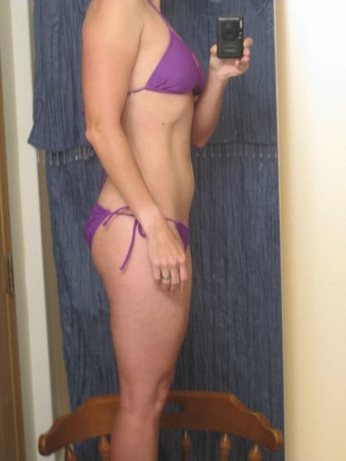 A photo of a 5'2" woman showing a snapshot of 112 pounds at a height of 5'2