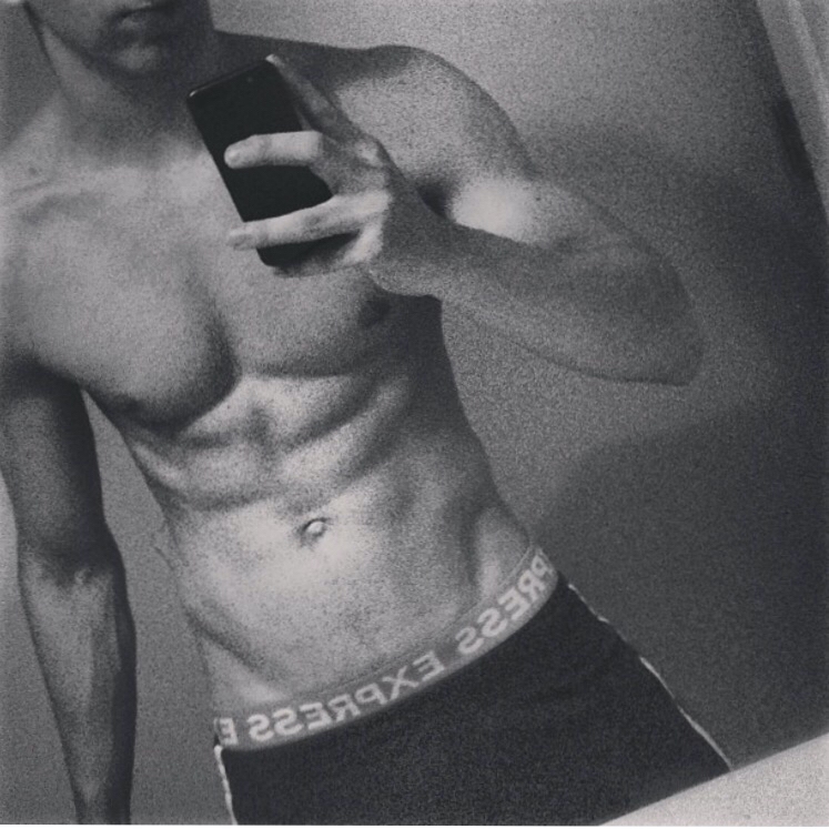 Before and After 25 lbs Muscle Gain 5 foot 7 Male 130 lbs to 155 lbs