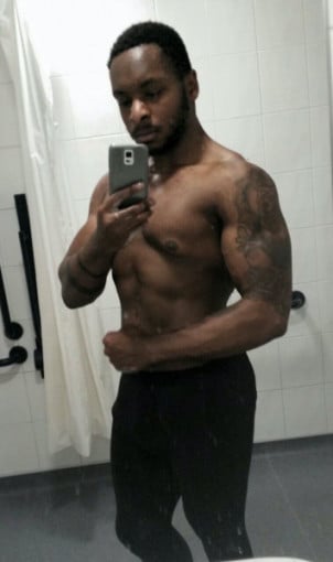 A photo of a 5'10" man showing a muscle gain from 183 pounds to 187 pounds. A respectable gain of 4 pounds.