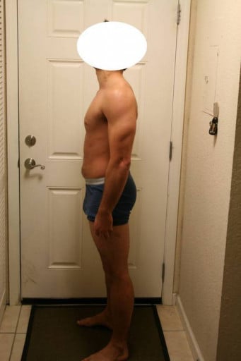 A photo of a 5'9" man showing a snapshot of 194 pounds at a height of 5'9