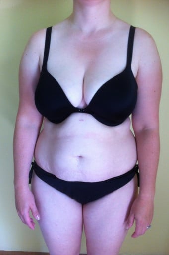 A photo of a 5'4" woman showing a snapshot of 158 pounds at a height of 5'4