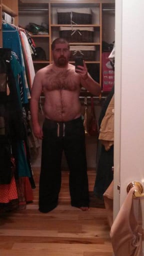 A picture of a 5'7" male showing a fat loss from 194 pounds to 162 pounds. A net loss of 32 pounds.