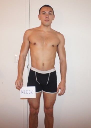 A photo of a 5'9" man showing a snapshot of 145 pounds at a height of 5'9