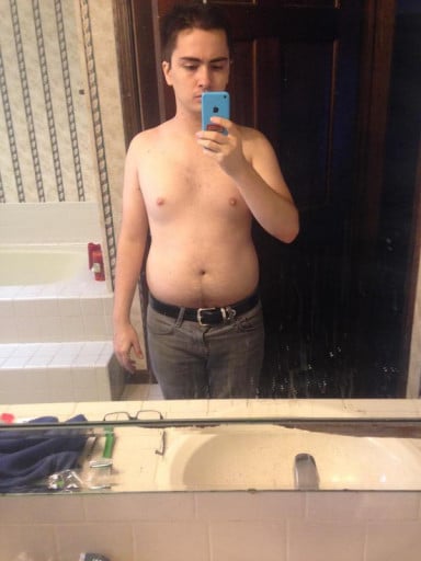A photo of a 5'6" man showing a fat loss from 146 pounds to 137 pounds. A net loss of 9 pounds.