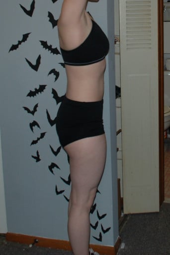 A photo of a 5'2" woman showing a snapshot of 109 pounds at a height of 5'2